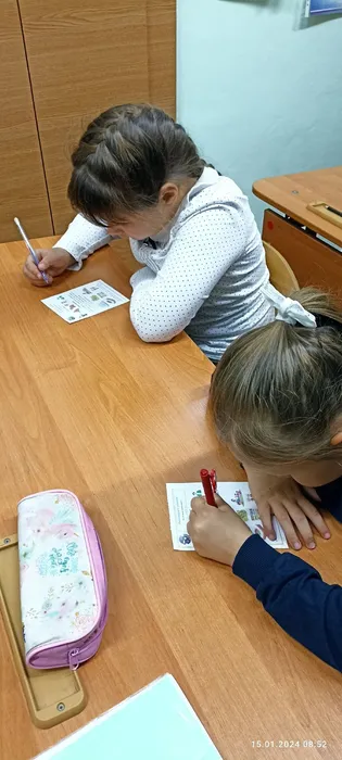 0JYLGkeJzJ4